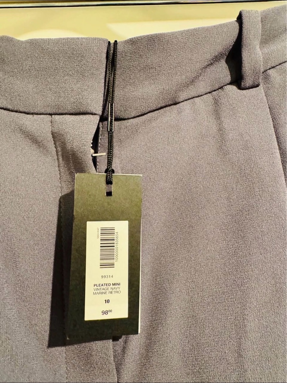 ARITZIA Pleated Tailored High-Waist Mini Women's Short Sz. 10 NWT - Picture 4 of 5